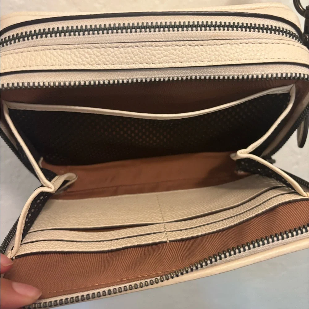 Coach Charter Crossbody - Picture 4 of 8